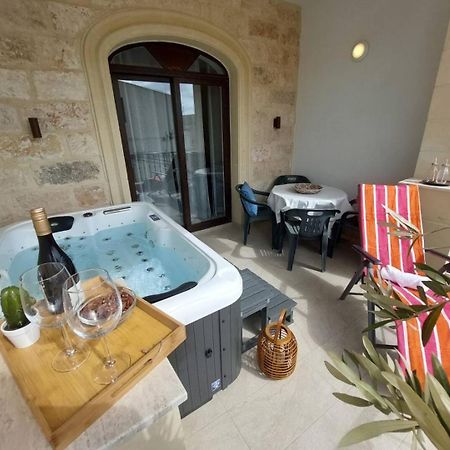 Fl 2 Ta'Lonza Luxury With Hot Tub By Homely เมลลิฮา ภายนอก รูปภาพ