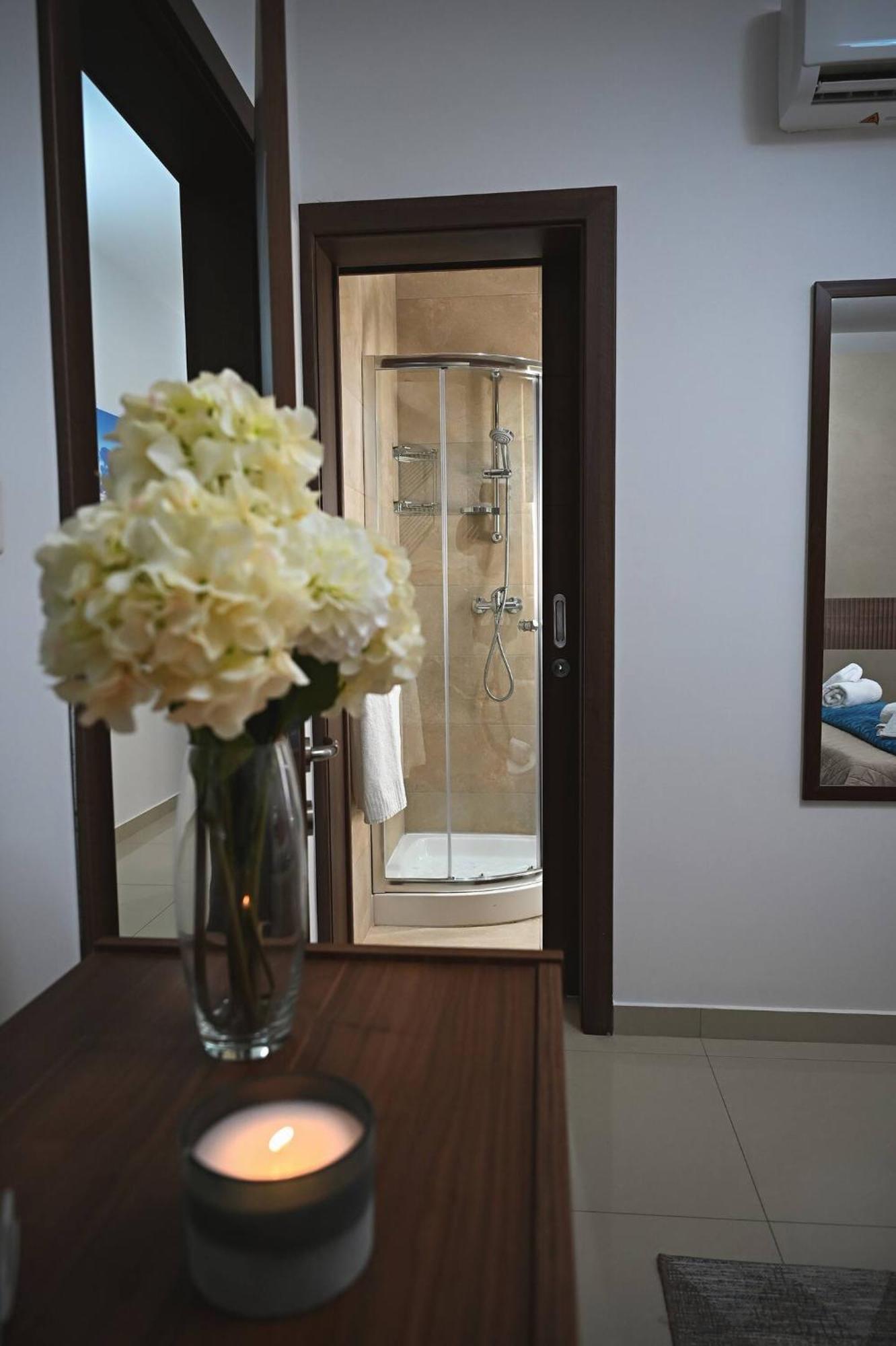Fl 2 Ta'Lonza Luxury With Hot Tub By Homely เมลลิฮา ภายนอก รูปภาพ